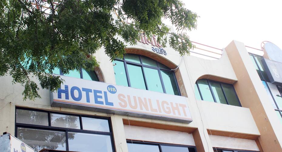 Hotel Sun Light, Ahmedabad 4